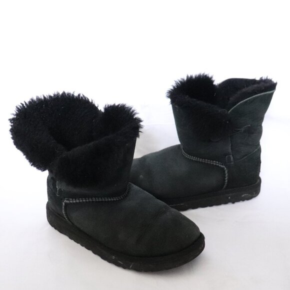 UGG Women's Black Sz 10(?) Bailey Button Suede Classic Casual Short Winter Boots - Picture 1 of 9